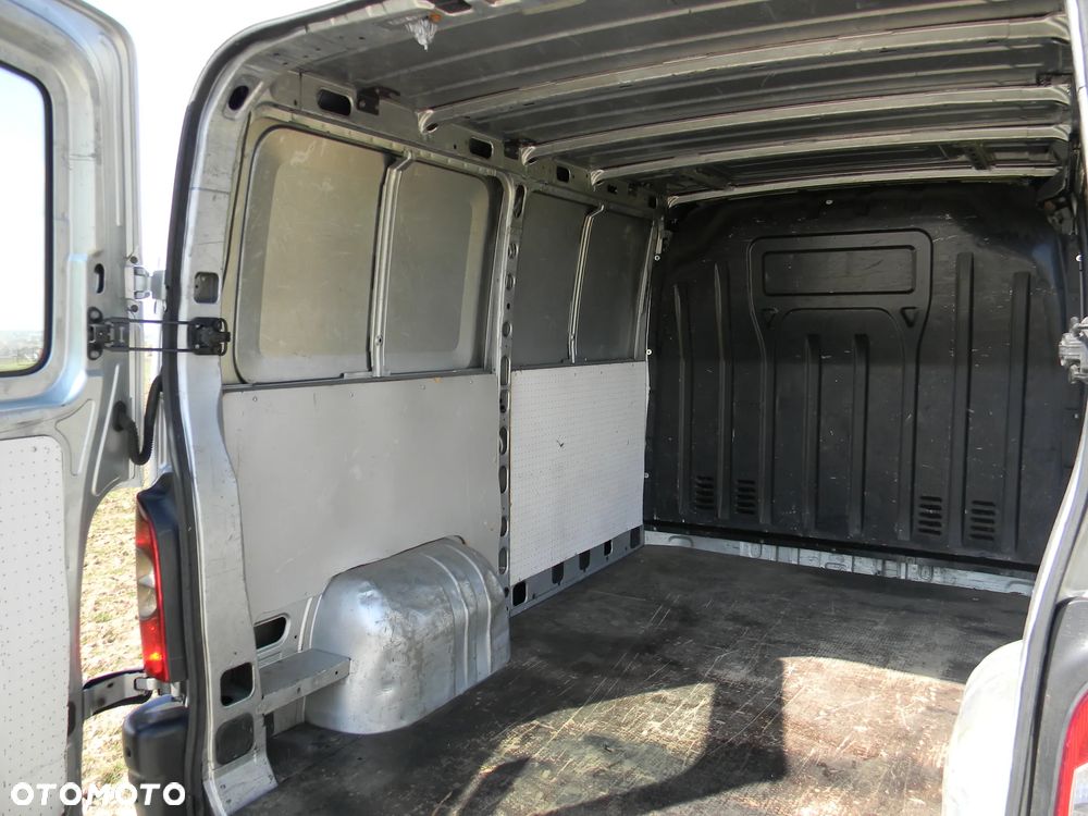 Volkswagen Transporter - 35