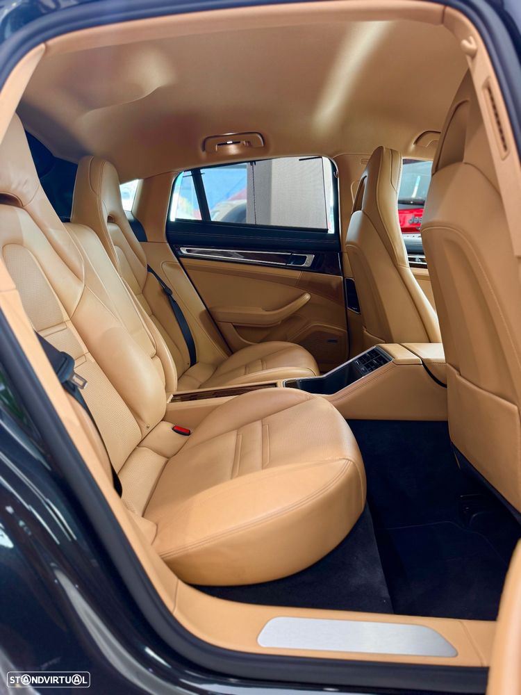 Porsche Panamera - 28