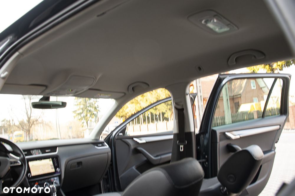 Skoda Octavia 2.0 TDI 4x4 DSG Style - 32