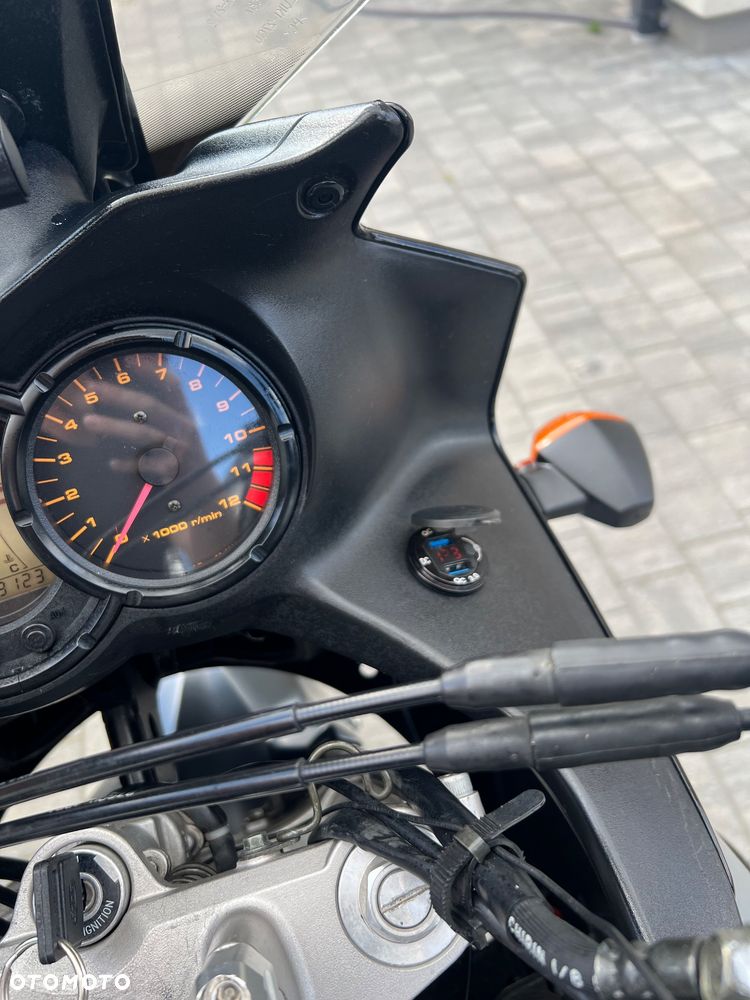 Suzuki V-STROM - 19