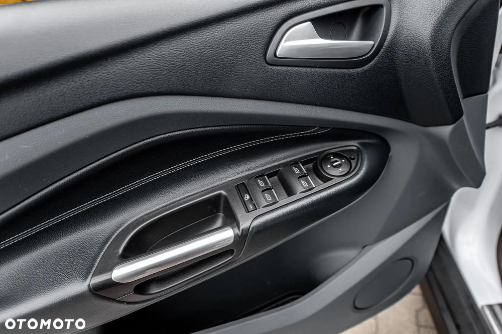 Ford C-MAX 1.6 EcoBoost Titanium - 23