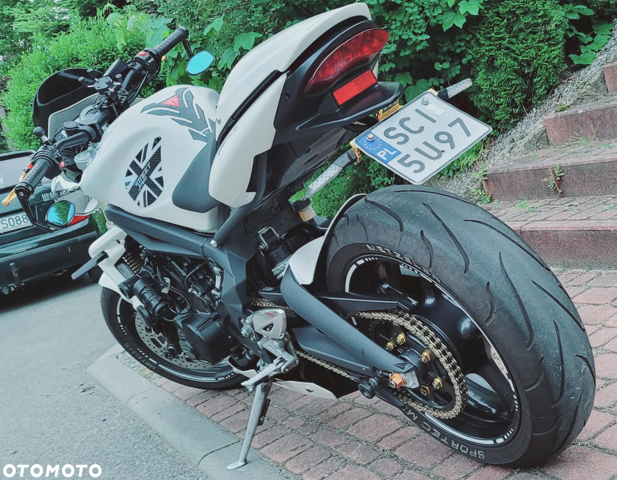 Triumph Street Triple - 4