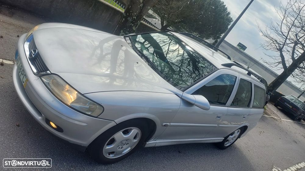 Opel Vectra Caravan - 1