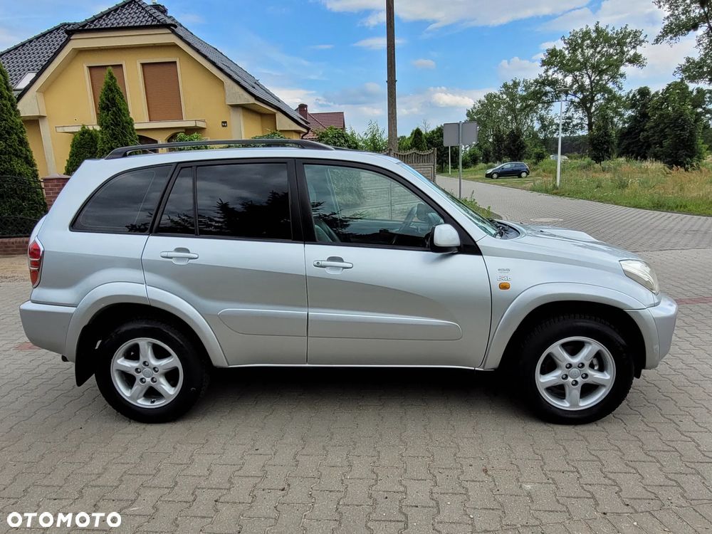 Toyota RAV4 - 4