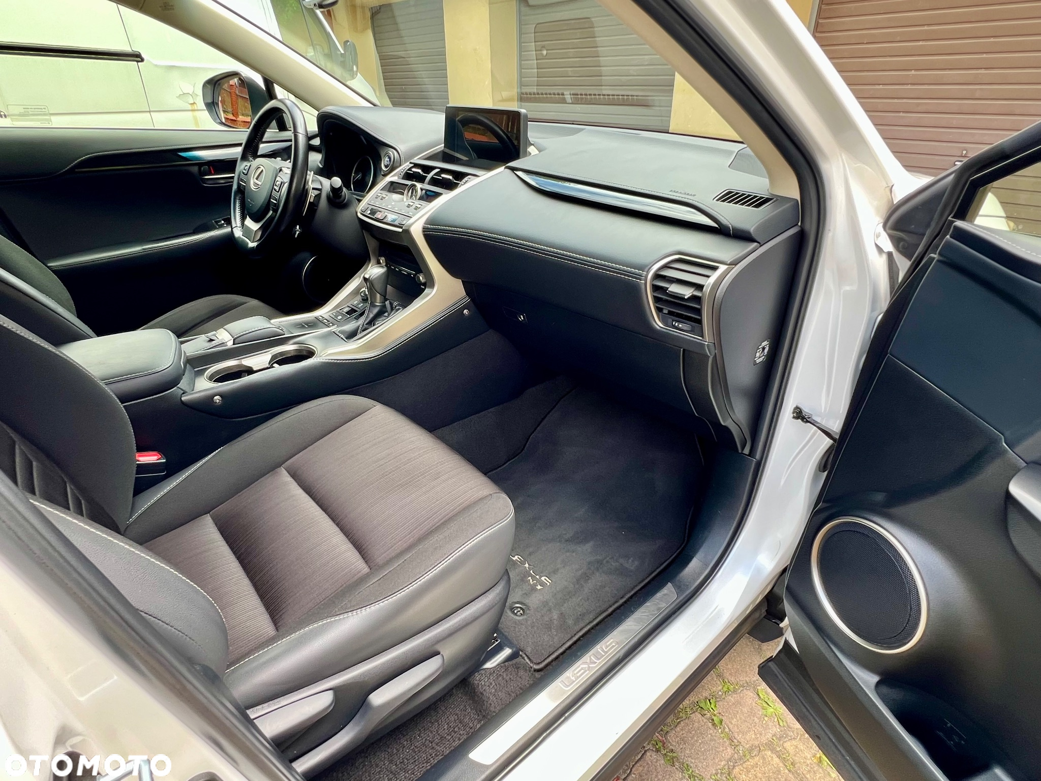Lexus NX 300h Elegance + Business AWD - 15