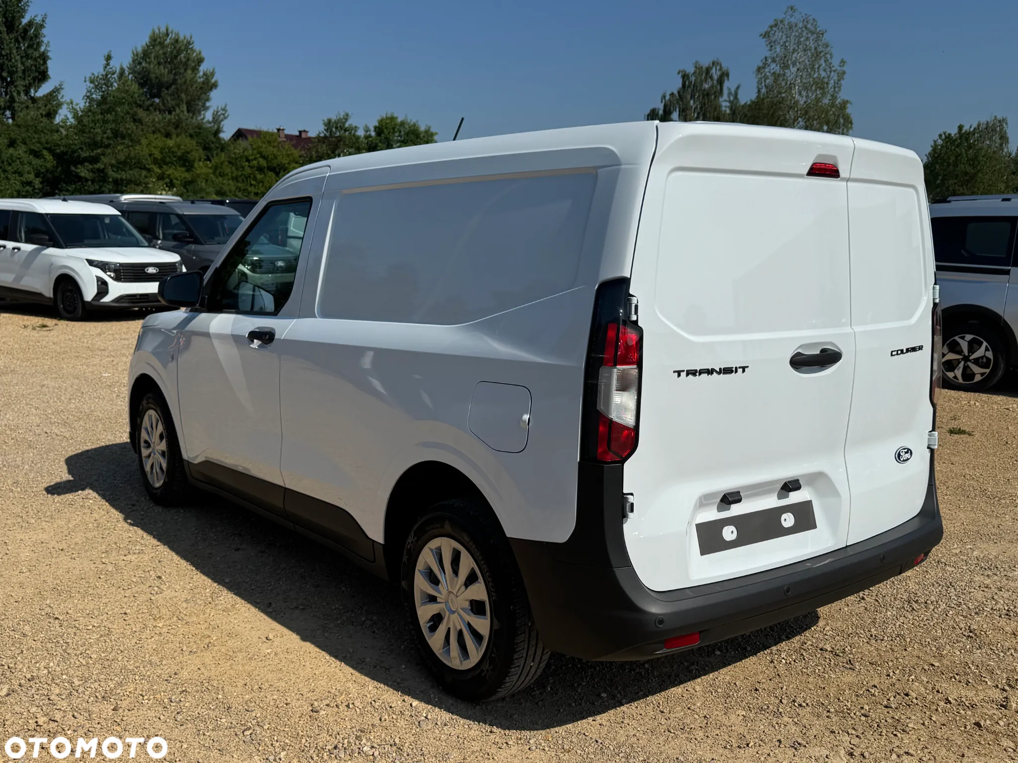 Ford Transit Courier - 8