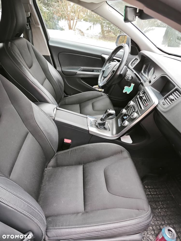 Volvo V60 D4 Drive-E Dynamic Edition (Momentum) - 6
