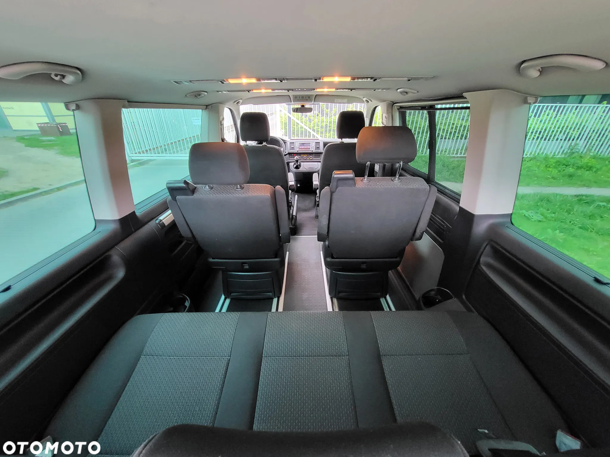 Volkswagen Multivan - 23