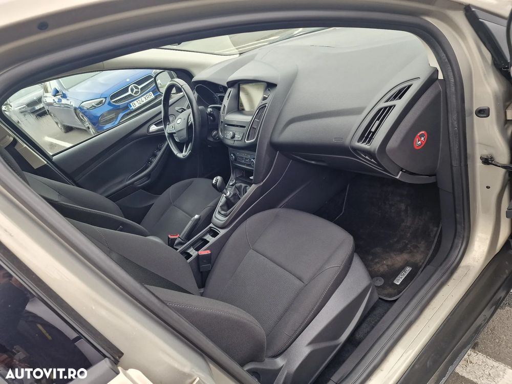 Ford Focus 2.0 EcoBlue Active Business - 11