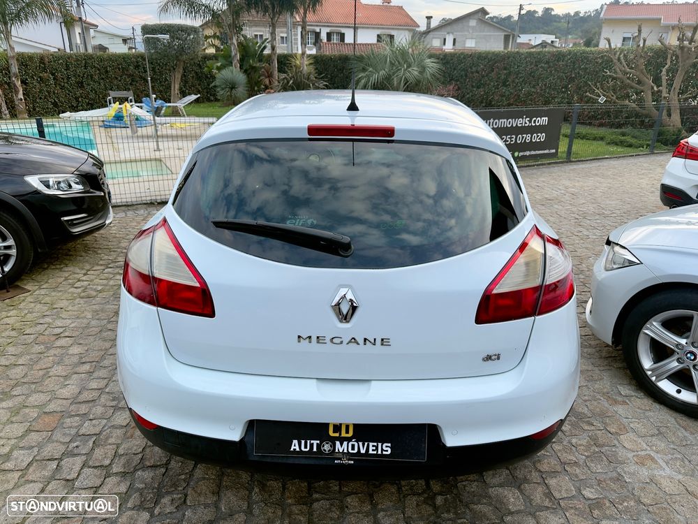 Renault Mégane 1.5 dCi Dynamique - 4
