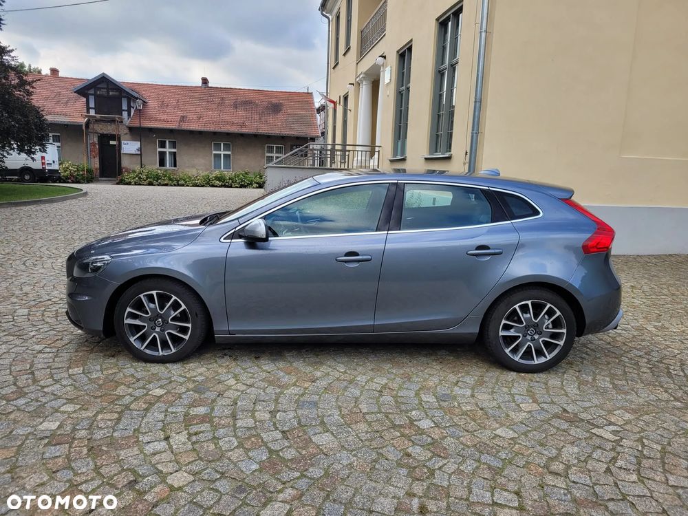 Volvo V40 D2 Drive-E R-Design Momentum - 3