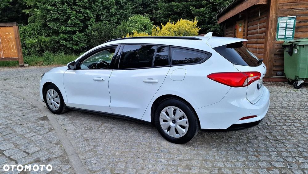 Ford Focus SW 1.0 EcoBoost Active Business - 3