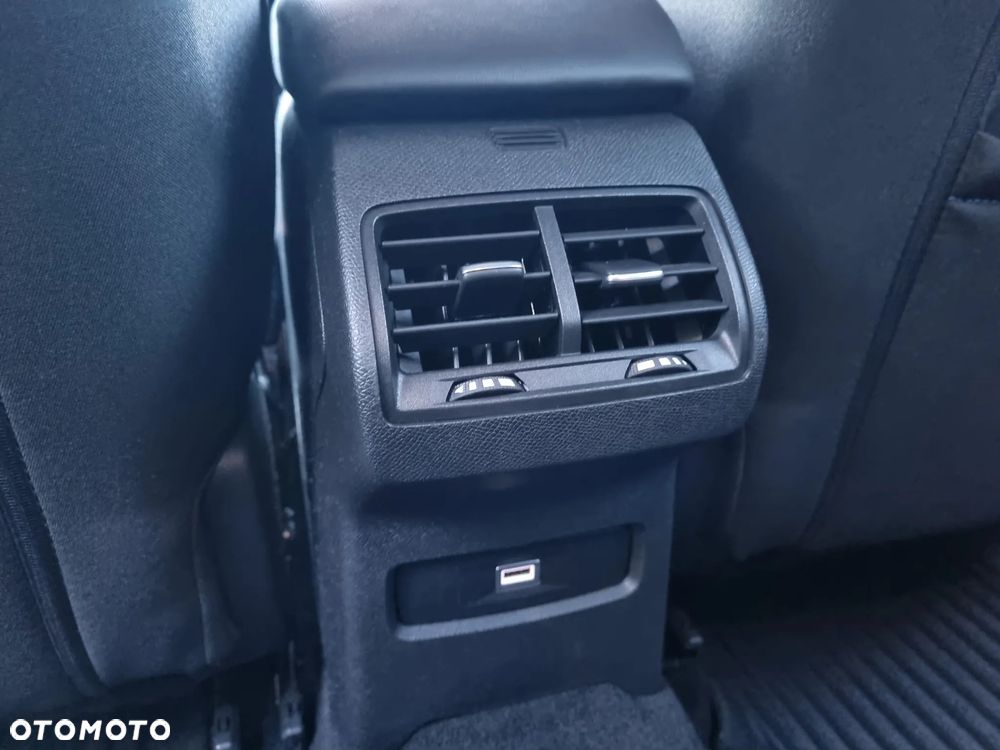 Citroën C4 PureTech 130 Stop&Start SHINE - 22