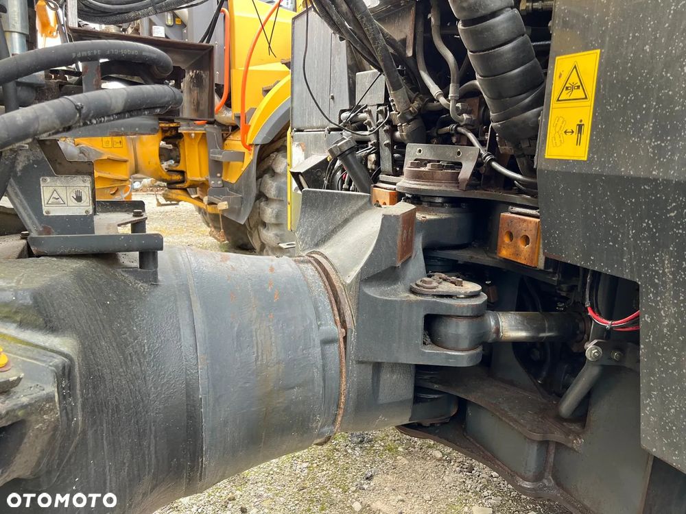 Komatsu HM300-3 - 2