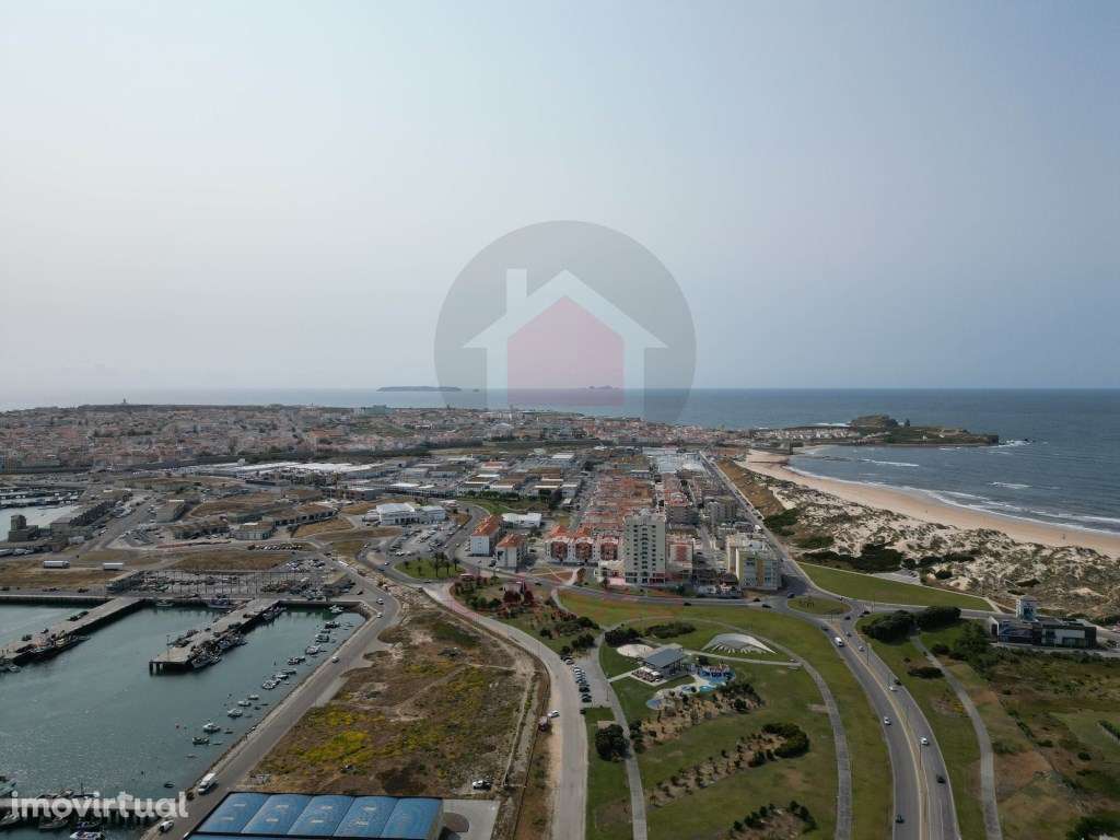 Espaço comercial com 127 m² de área total, distribuída por dois pis... - Grande imagem: 2/20