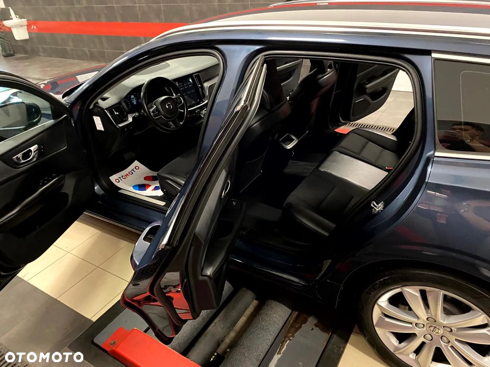 Volvo V60 D4 Geartronic Momentum - 20