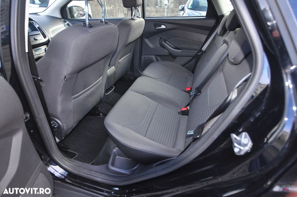 Ford Focus 1.5 EcoBoost Start-Stopp-System Aut. TITANIUM - 8