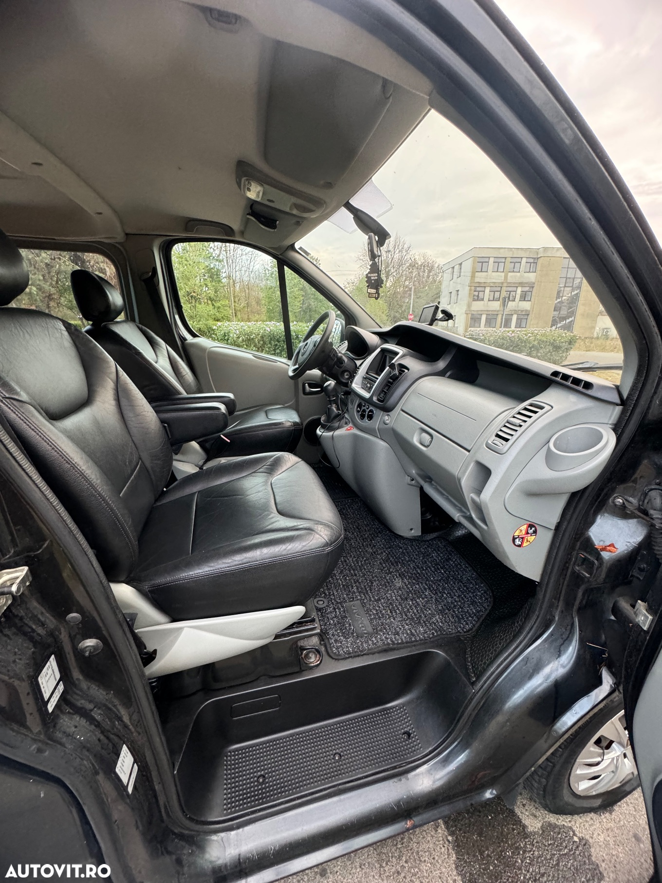 Opel Vivaro 2.5 CDTI L2H1 Life Cosmo - 20