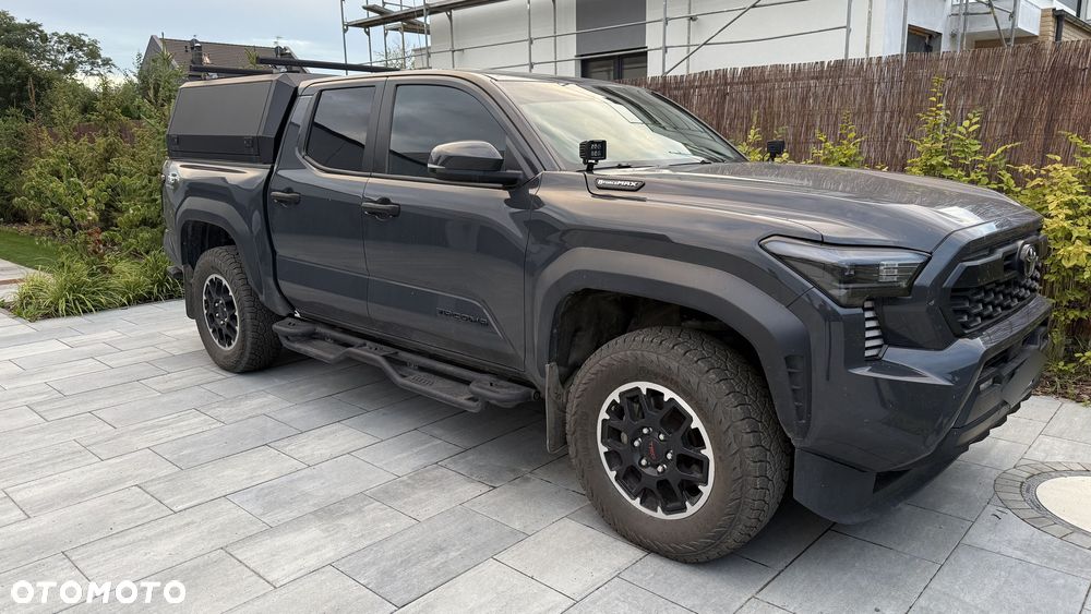 Toyota Tacoma - 2