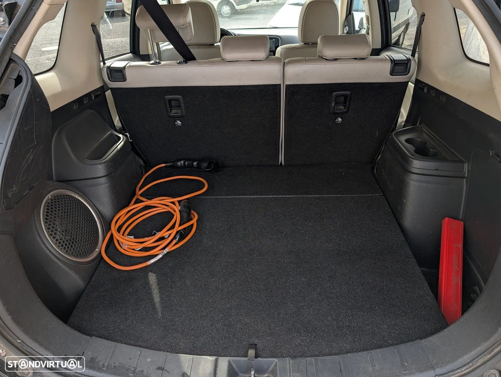 Mitsubishi Outlander - 8