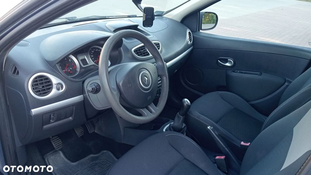 Renault Clio 1.2 16V Alize - 11