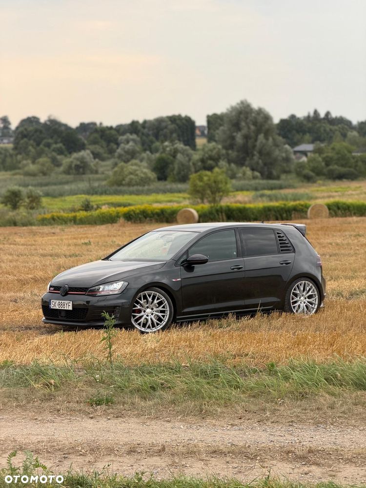 Volkswagen Golf - 21
