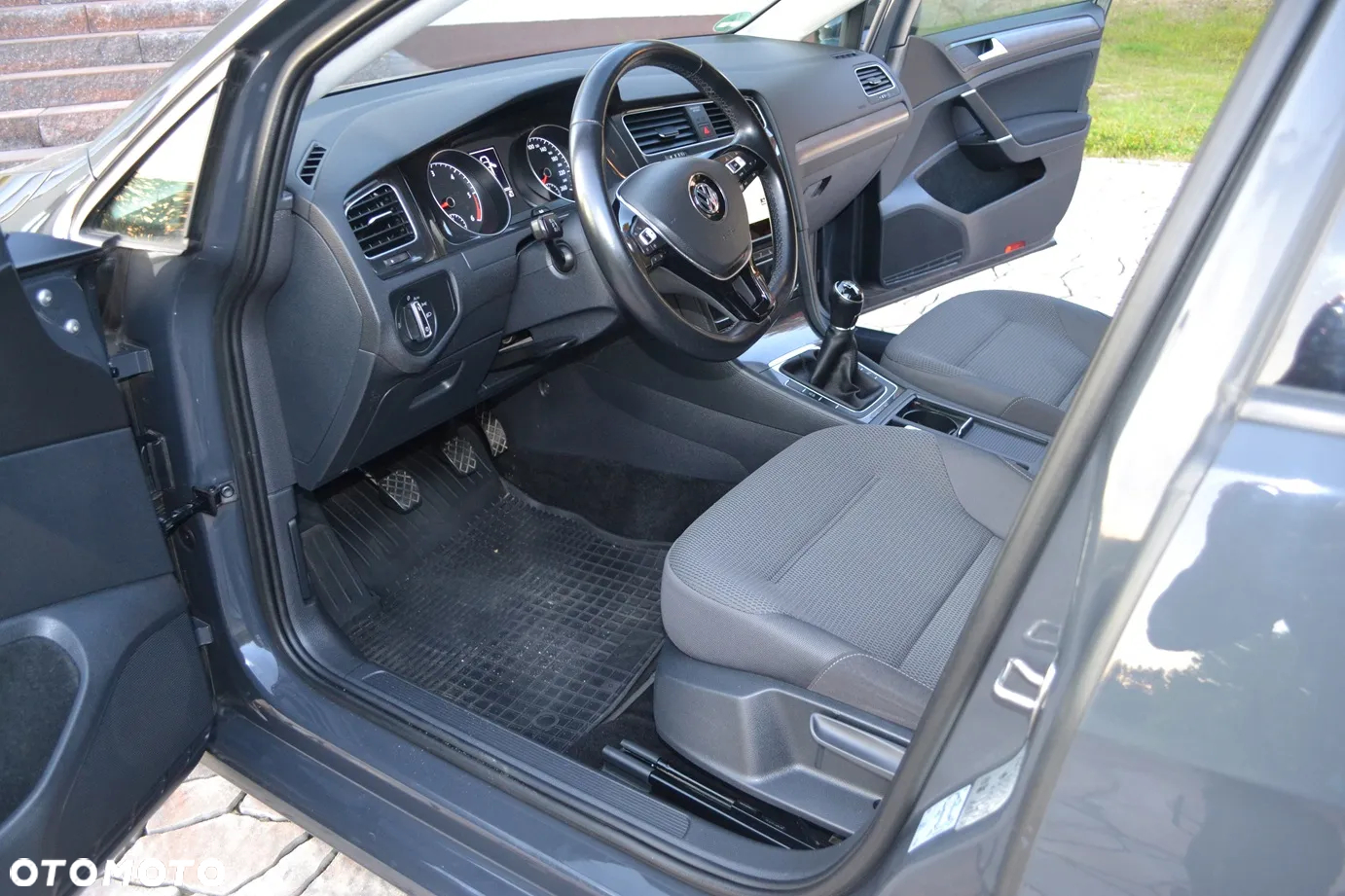 Volkswagen Golf 1.6 TDI SCR Comfortline - 14