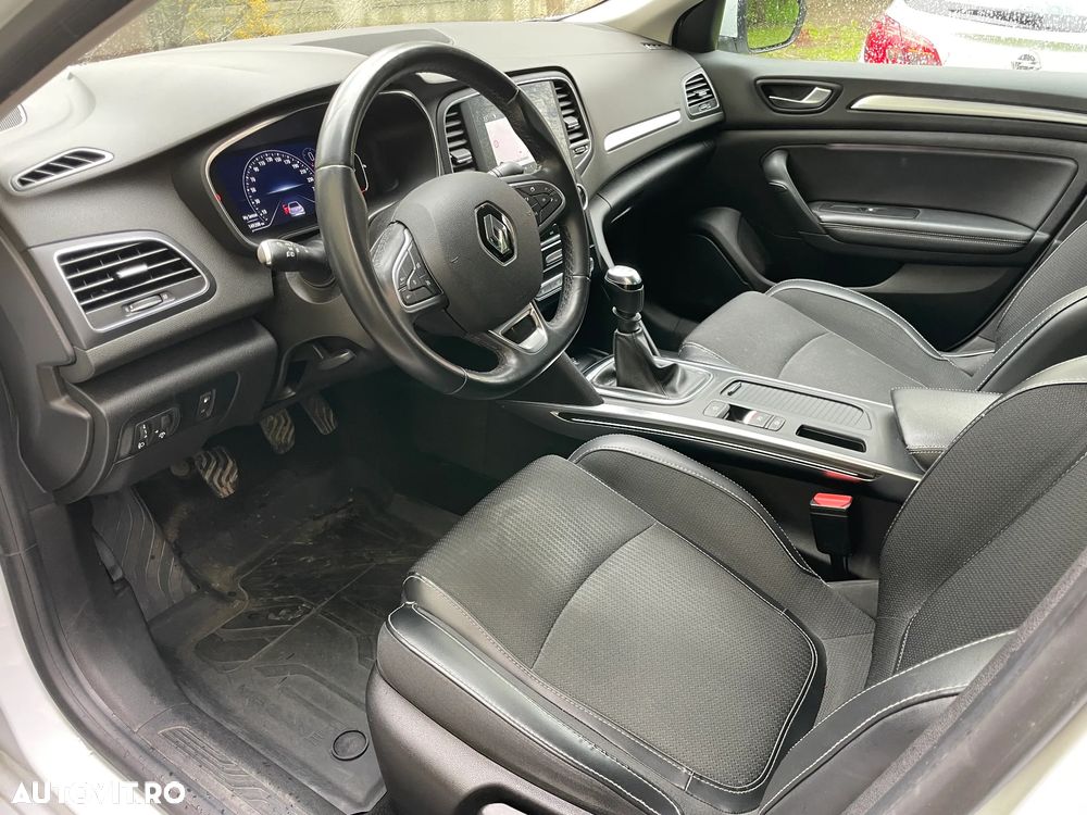 Renault Megane TCe 140 GPF Intens - 8