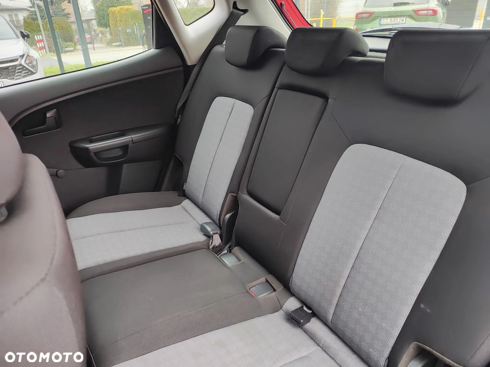 Kia Venga 1.6 M - 22