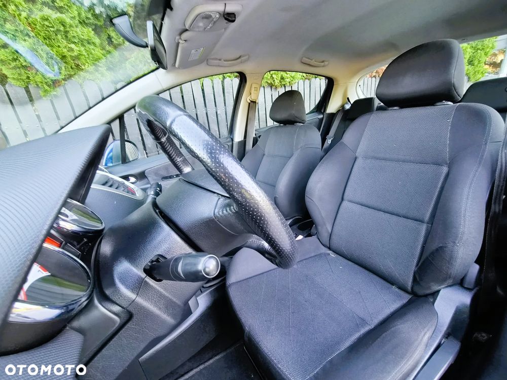 Peugeot 207 - 8