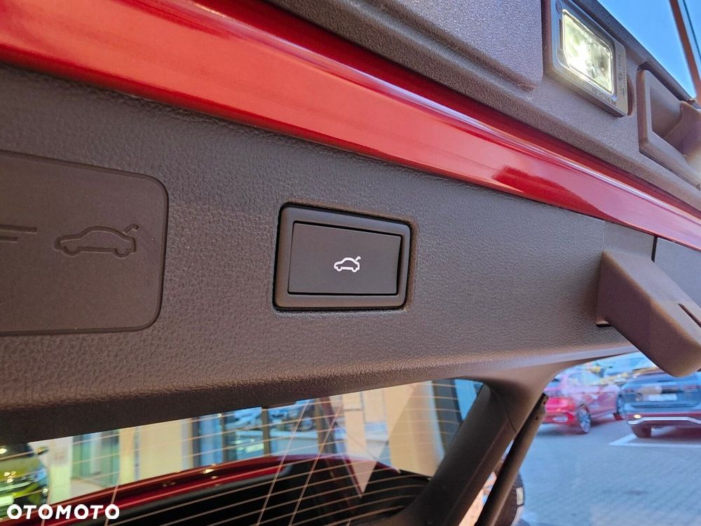 Volkswagen T-Roc 1.5 eTSI R-Line DSG - 11