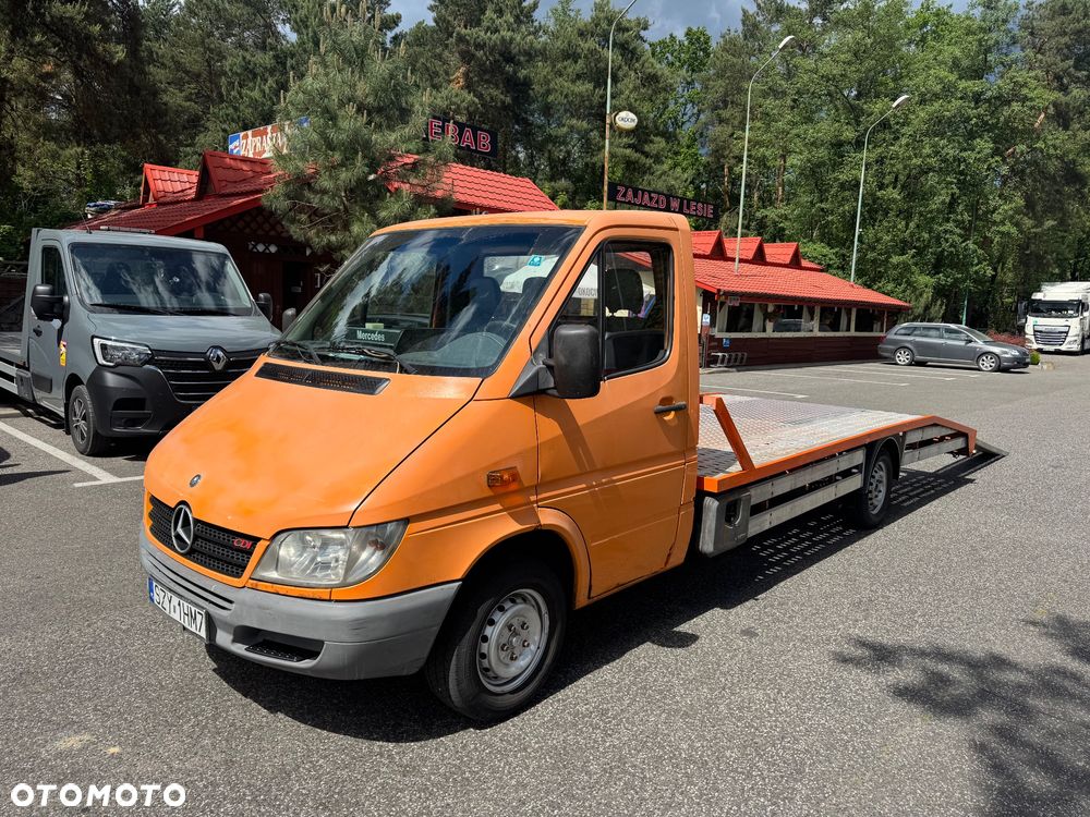 Mercedes-Benz Sprinter - 11