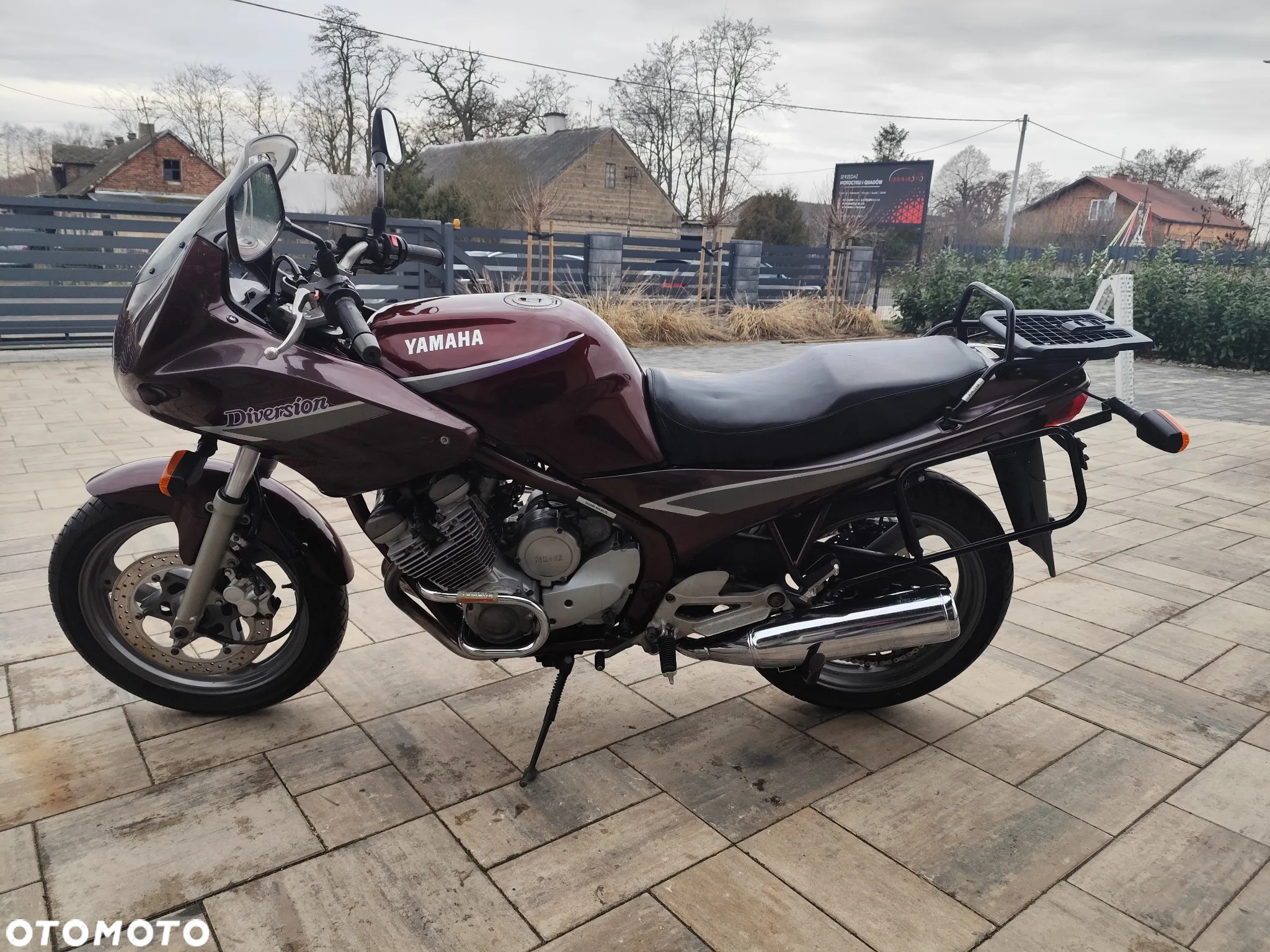 Yamaha XJ - 12