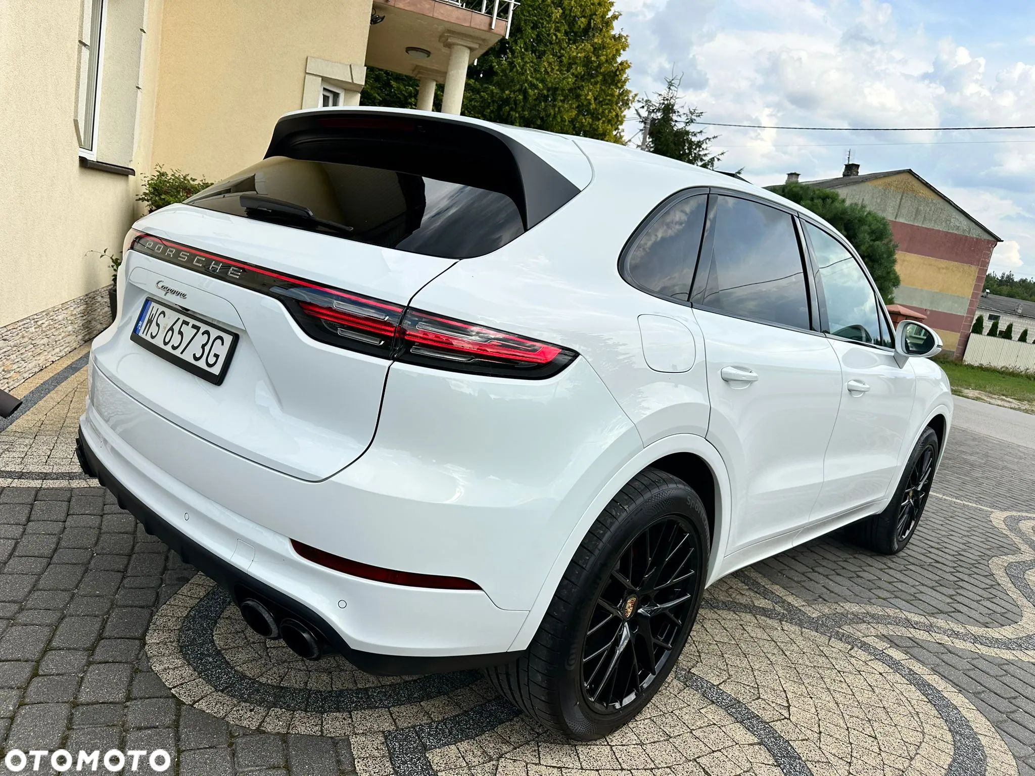 Porsche Cayenne Standard - 1