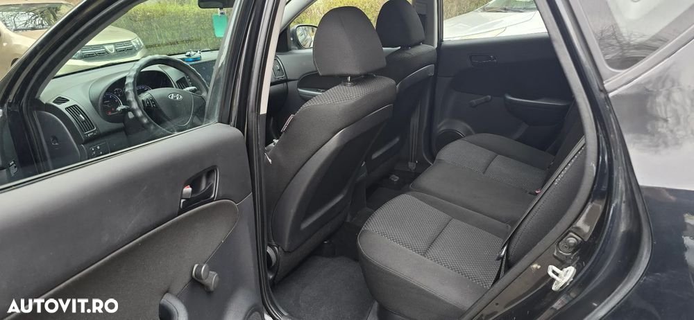 Hyundai i30 1.6 CRDI blue Classic - 8