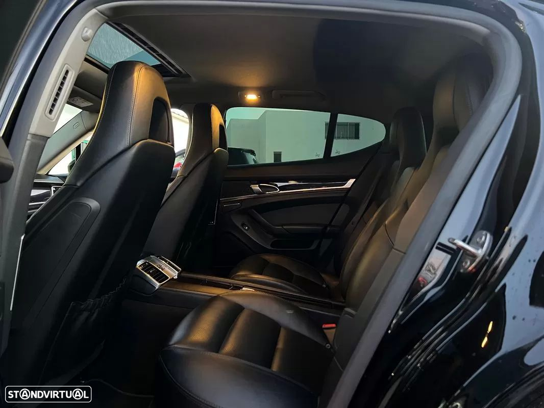 Porsche Panamera - 26