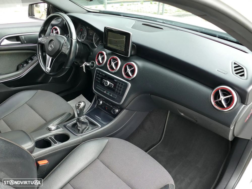 Mercedes-Benz A 180 d AMG Line - 26