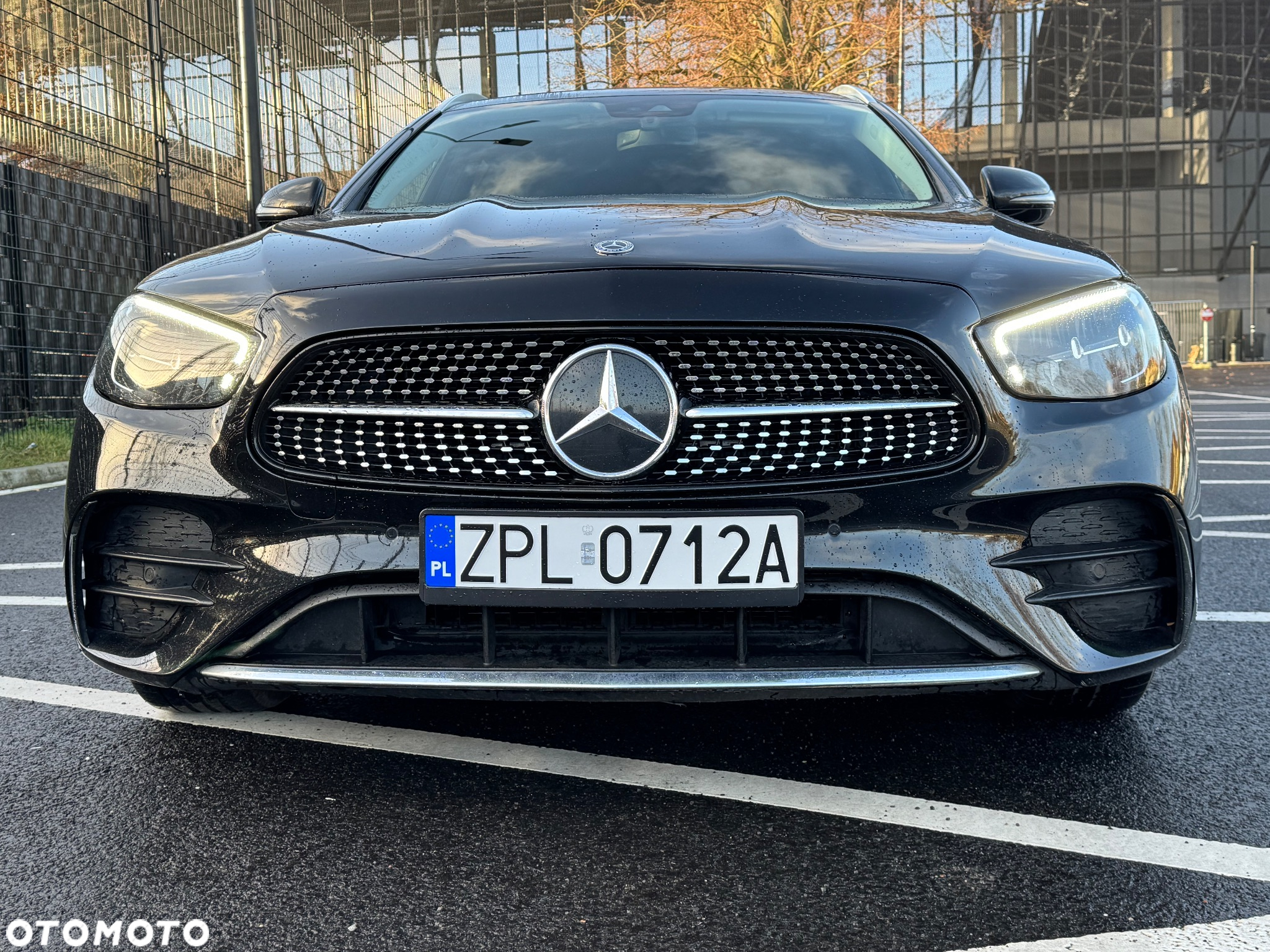 Mercedes-Benz Klasa E 220 d 4Matic T 9G-TRONIC AMG Line - 5