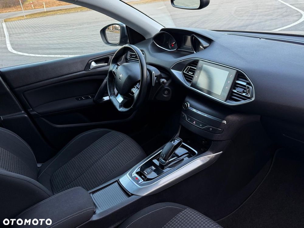 Peugeot 308 BlueHDi 130 EAT8 Stop & Start Allure - 26