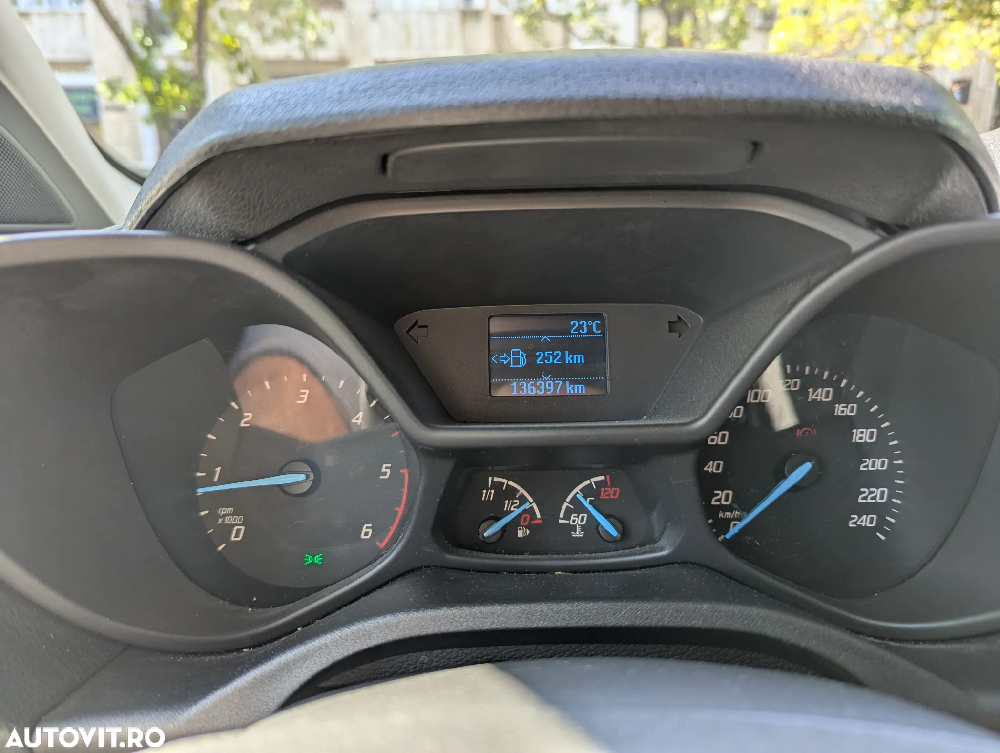 Ford TRANSIT CONNECT - 10