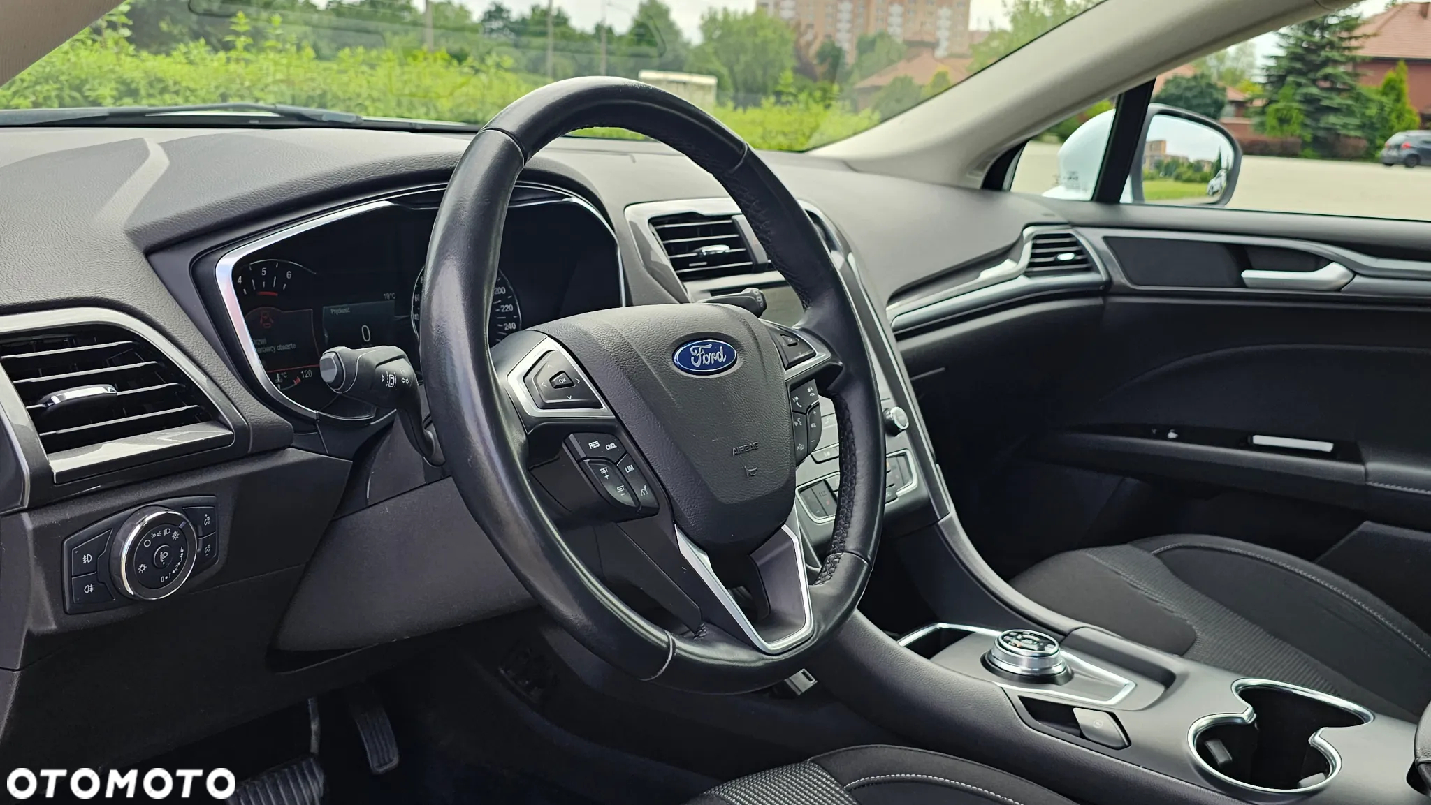 Ford Mondeo 2.0 EcoBlue Titanium - 24