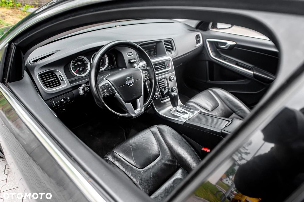 Volvo V60 D5 Geartronic Kinetic - 21
