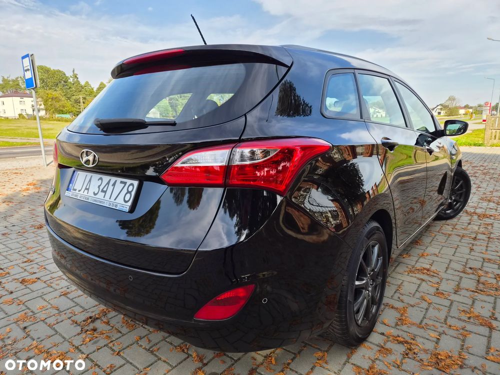 Hyundai i30 blue 1.4 Passion - 6