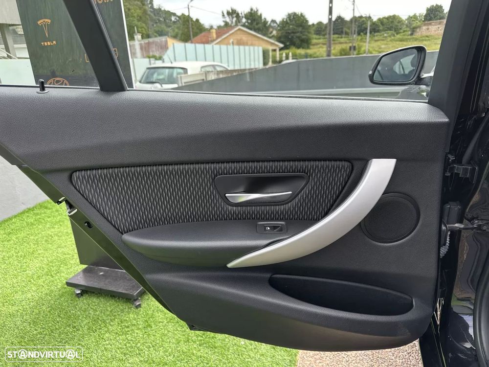 BMW 320 d EfficientDynamics Line Sport - 55