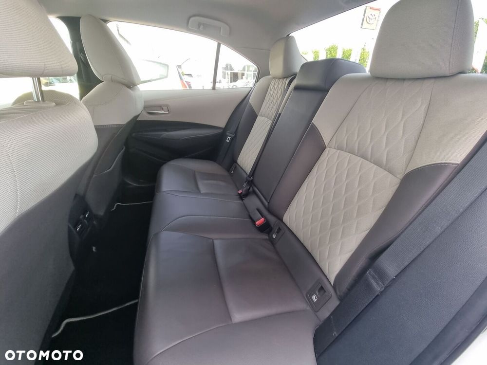 Toyota Corolla 1.8 Hybrid Executive - 16