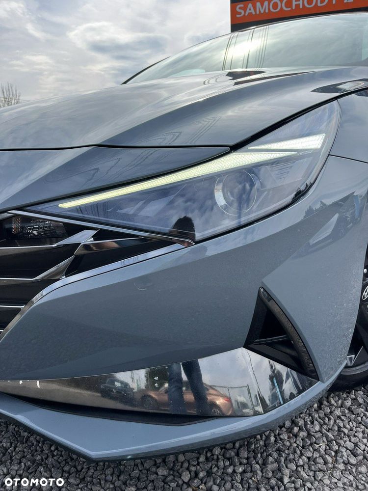 Hyundai Elantra 1.6 Smart CVT - 23