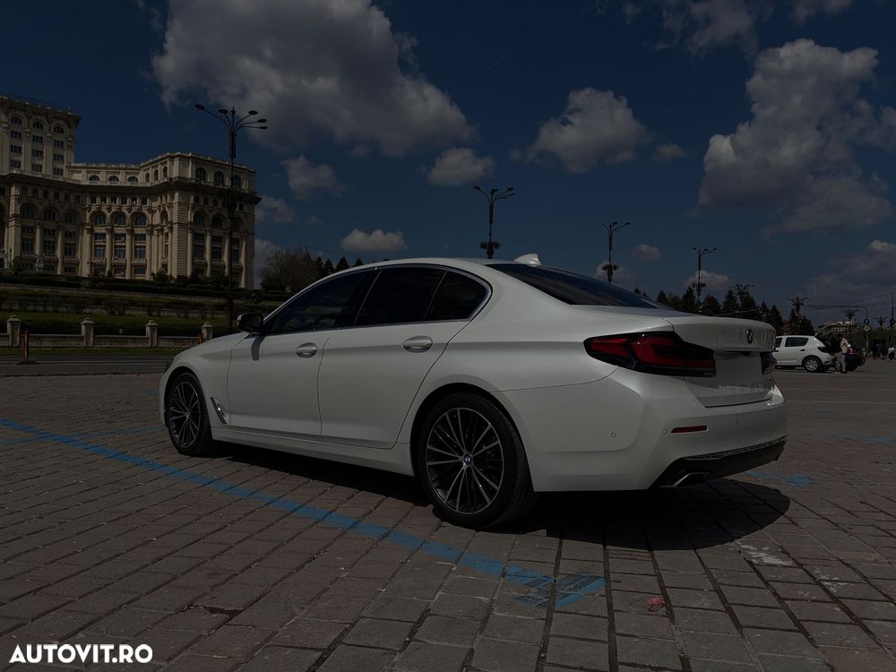 BMW Seria 5 530d xDrive AT MHEV - 16