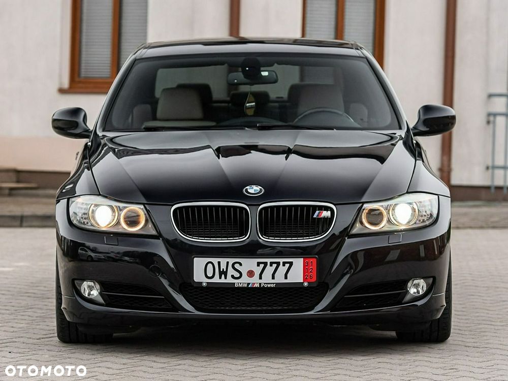 BMW Seria 3 325i Edition Sport - 11