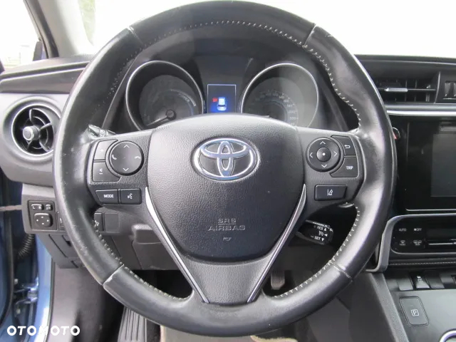 Toyota Auris Hybrid 135 Premium - 17