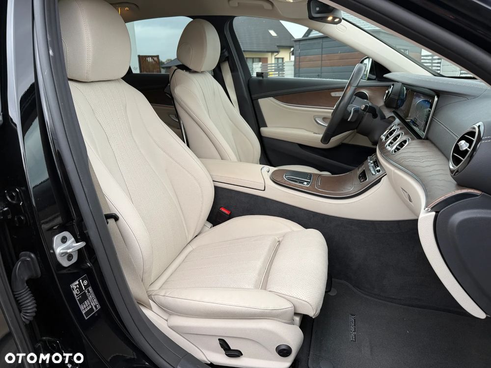 Mercedes-Benz Klasa E 300 Exclusive - 18